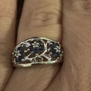 Elegant Silver and Black Floral Ring